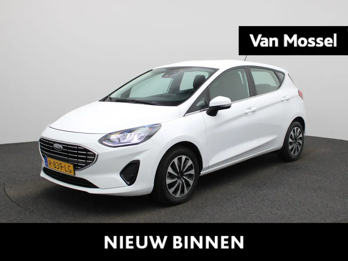 1.0 EcoBoost Hybrid Titanium | Apple Carplay/Android Auto | Parkeersensoren | Airconditioning | Lichtmetalen Velgen |