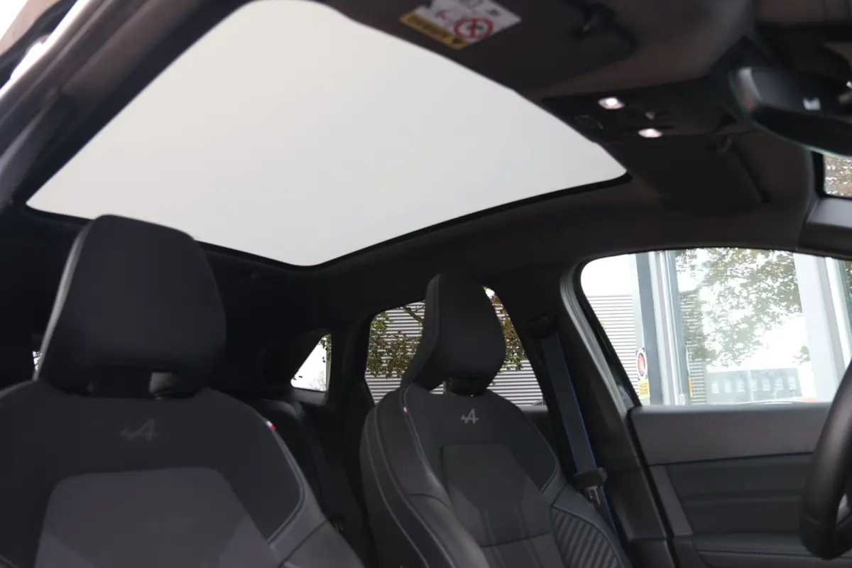 1.6 E-Tech full hybrid 145 esprit Alpine Panoramadak 360 Camera