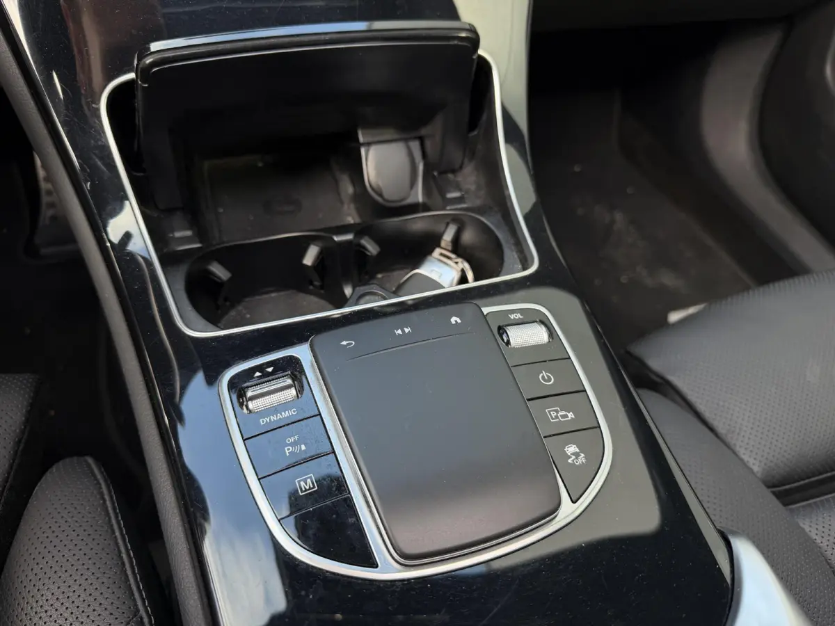 4MATIC AMG Line 20"/Panoramadak/Trekhaak/Leder/Stoelverwarming + ventilatie//Keyless/Treeplanken/Apple Carplay & Android Auto/Alarm