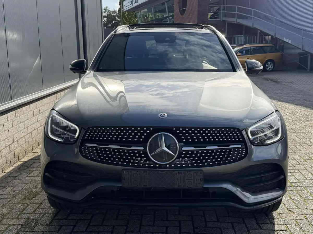 4MATIC AMG Line 20"/Panoramadak/Trekhaak/Leder/Stoelverwarming + ventilatie//Keyless/Treeplanken/Apple Carplay & Android Auto/Alarm