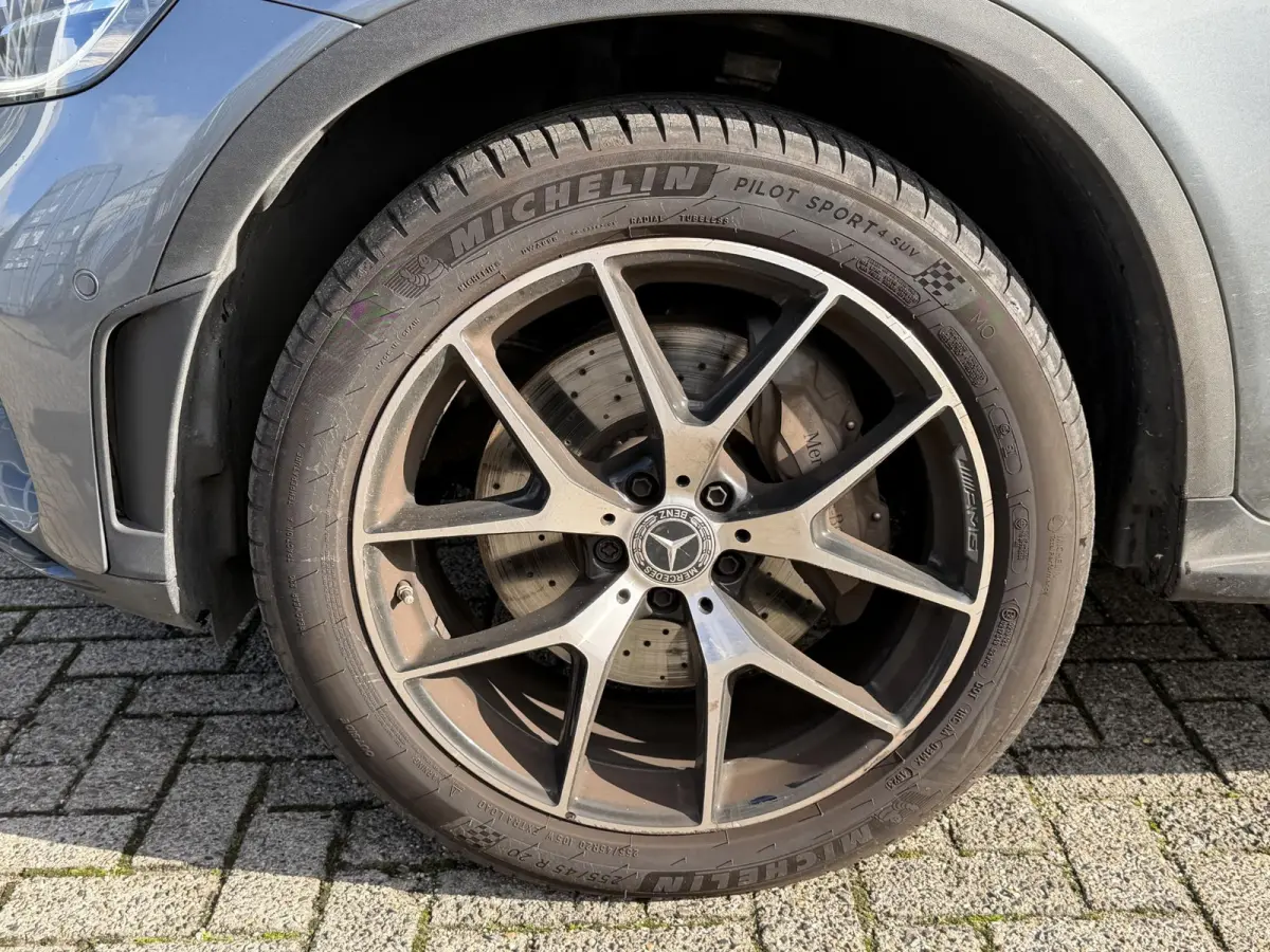 4MATIC AMG Line 20"/Panoramadak/Trekhaak/Leder/Stoelverwarming + ventilatie//Keyless/Treeplanken/Apple Carplay & Android Auto/Alarm