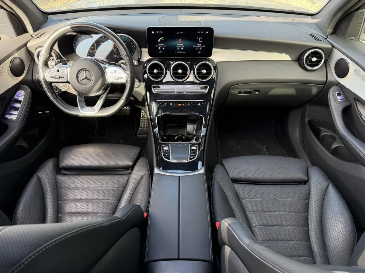 4MATIC AMG Line 20"/Panoramadak/Trekhaak/Leder/Stoelverwarming + ventilatie//Keyless/Treeplanken/Apple Carplay & Android Auto/Alarm