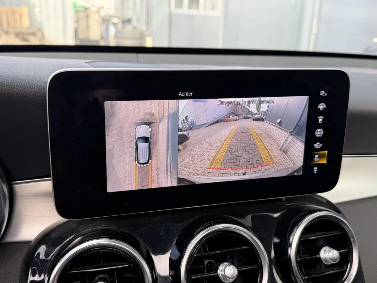 4MATIC AMG Line 20"/Panoramadak/Trekhaak/Leder/Stoelverwarming + ventilatie//Keyless/Treeplanken/Apple Carplay & Android Auto/Alarm
