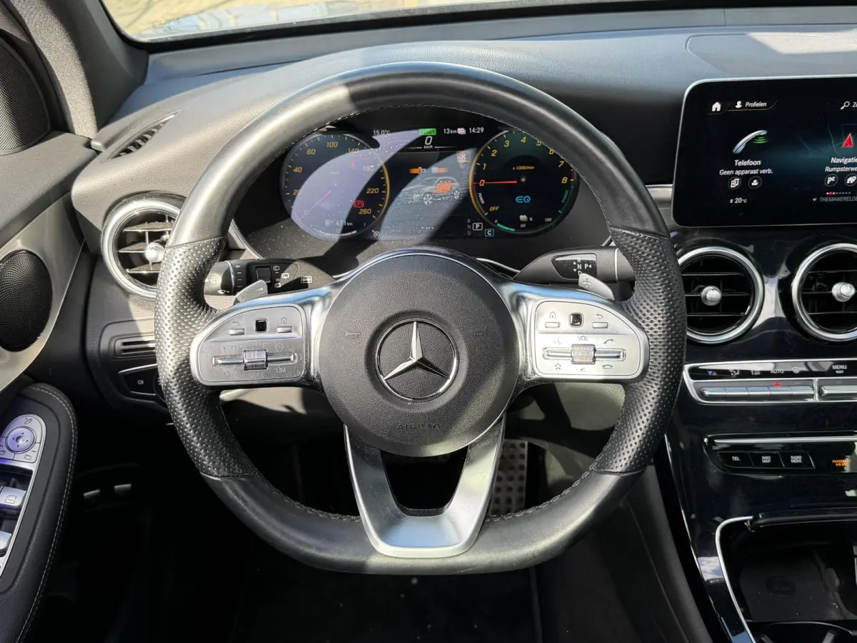 4MATIC AMG Line 20"/Panoramadak/Trekhaak/Leder/Stoelverwarming + ventilatie//Keyless/Treeplanken/Apple Carplay & Android Auto/Alarm