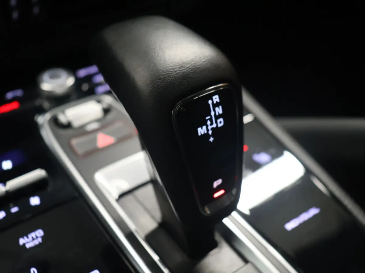 3.0 E-Hybrid Platinum Edition [PANORAMADAK, ACC, BOSE, SPORT CHRONO, HEAD-UP, ADAPTIVE LUCHTVERING, APPLE CARPLAY, SFEERVERLICHTING, MEMORY, NIEUWSTAAT]