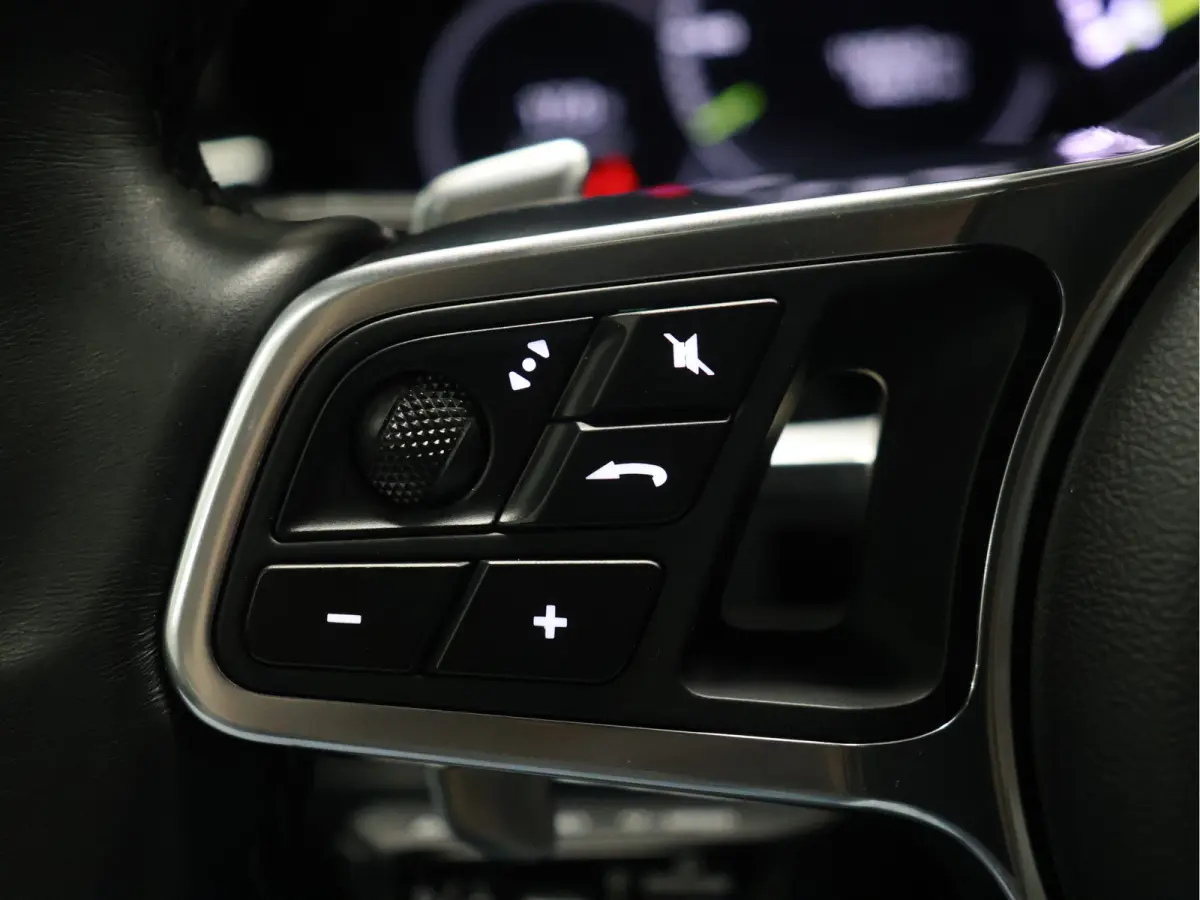 3.0 E-Hybrid Platinum Edition [PANORAMADAK, ACC, BOSE, SPORT CHRONO, HEAD-UP, ADAPTIVE LUCHTVERING, APPLE CARPLAY, SFEERVERLICHTING, MEMORY, NIEUWSTAAT]
