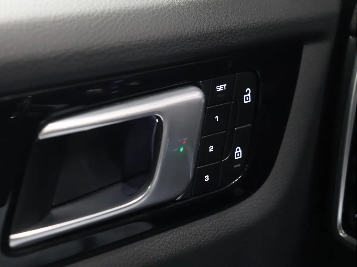 3.0 E-Hybrid Platinum Edition [PANORAMADAK, ACC, BOSE, SPORT CHRONO, HEAD-UP, ADAPTIVE LUCHTVERING, APPLE CARPLAY, SFEERVERLICHTING, MEMORY, NIEUWSTAAT]