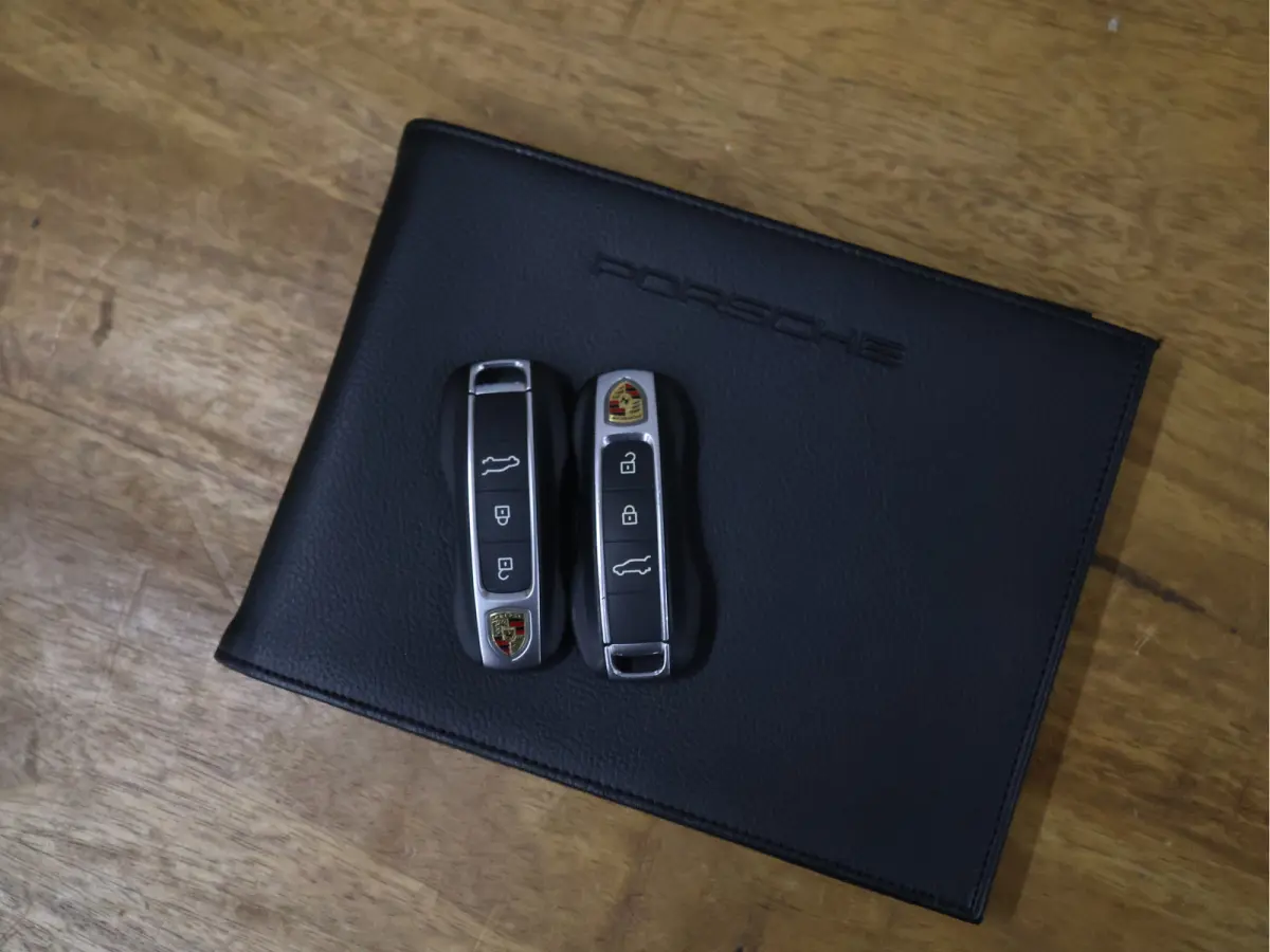 3.0 E-Hybrid Platinum Edition [PANORAMADAK, ACC, BOSE, SPORT CHRONO, HEAD-UP, ADAPTIVE LUCHTVERING, APPLE CARPLAY, SFEERVERLICHTING, MEMORY, NIEUWSTAAT]