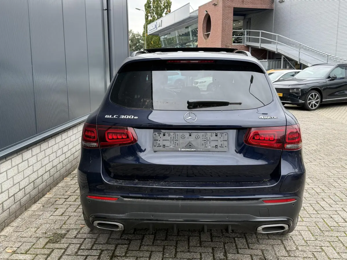 4MATIC AMG Line 20"/Panoramadak/Leder + memory/Stoelverwarming + ventilatie/Keyless/Head-up/Treeplanken/Apple Carplay & Android Auto/Alarm