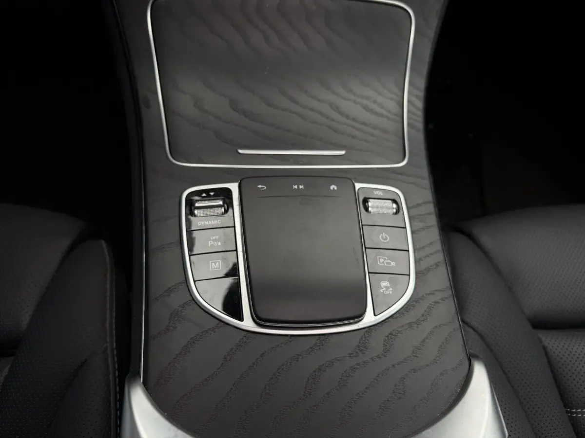 4MATIC AMG Line 20"/Panoramadak/Leder + memory/Stoelverwarming + ventilatie/Keyless/Head-up/Treeplanken/Apple Carplay & Android Auto/Alarm