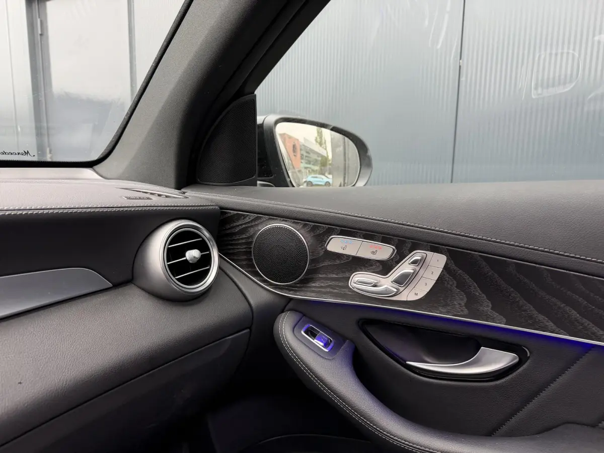4MATIC AMG Line 20"/Panoramadak/Leder + memory/Stoelverwarming + ventilatie/Keyless/Head-up/Treeplanken/Apple Carplay & Android Auto/Alarm