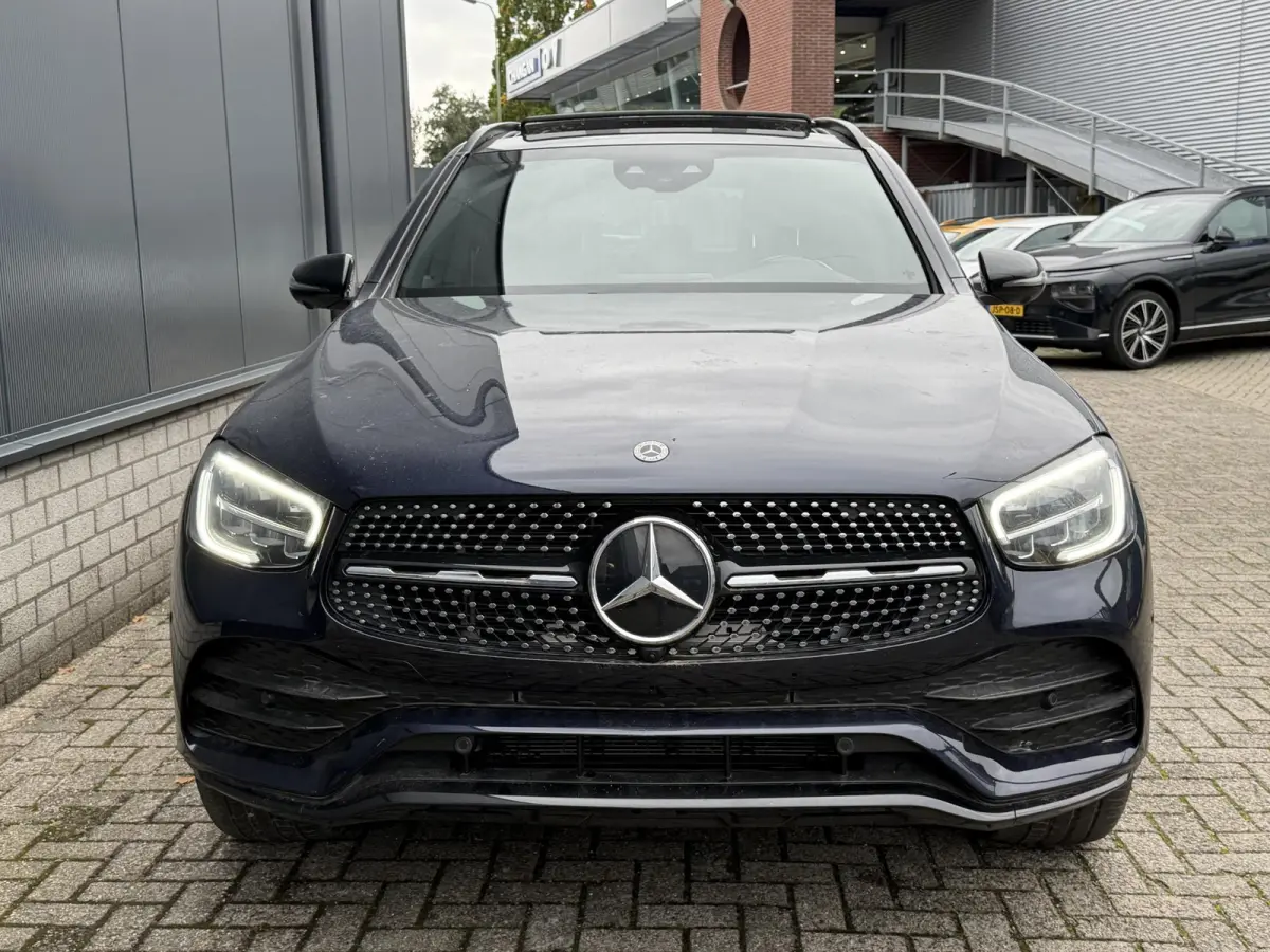 4MATIC AMG Line 20"/Panoramadak/Leder + memory/Stoelverwarming + ventilatie/Keyless/Head-up/Treeplanken/Apple Carplay & Android Auto/Alarm