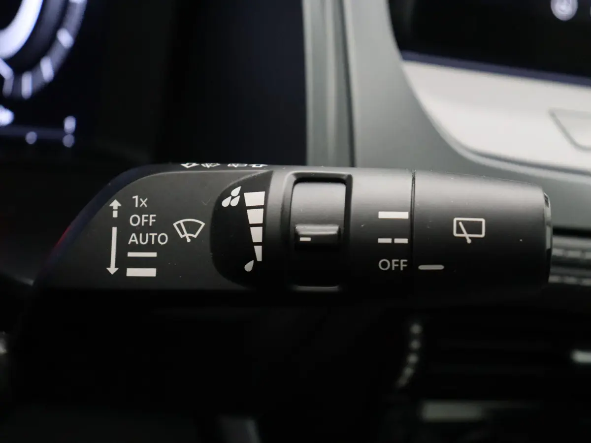 1.5 e-Power N-Connecta | Panoramadak | Stoel, Stuurwiel en voorruitverwarming | Google Integratie |