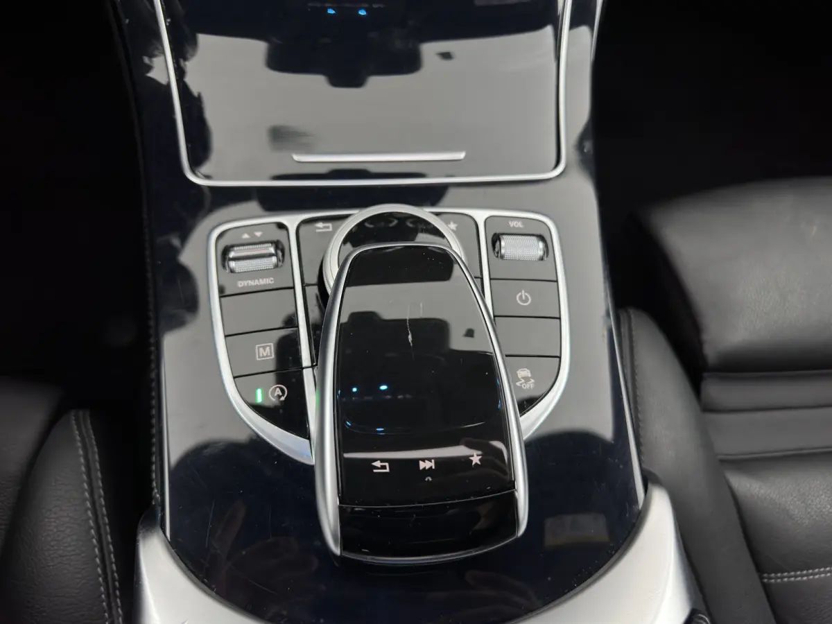 250 d 4MATIC Prestige Aut. *PANO | HEAD-UP | LEATHER | FULL-LED | DISTRONIC | BURMESTER | MEMORY-PACK | HEATED-SPORTSEATS | BLIND-SPOT | NAVI-FULLMAP | PRIVACY-GLASS | SHIFT-PADDLES | ECC | 
