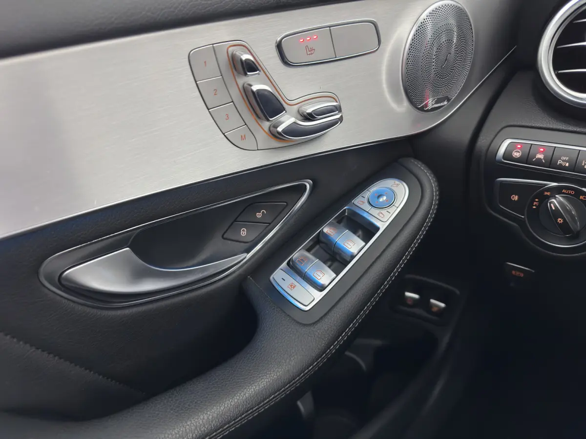 250 d 4MATIC Prestige Aut. *PANO | HEAD-UP | LEATHER | FULL-LED | DISTRONIC | BURMESTER | MEMORY-PACK | HEATED-SPORTSEATS | BLIND-SPOT | NAVI-FULLMAP | PRIVACY-GLASS | SHIFT-PADDLES | ECC | 