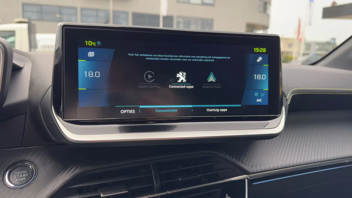 GT 50 kWh | Dodehoekdetectie | Stoel verwarming | Camera | Apple Carplay Android Auto | Parkeersensoren | | Achteruitrijcamera | Hemelbekleding donker | Lederen stuurwiel
