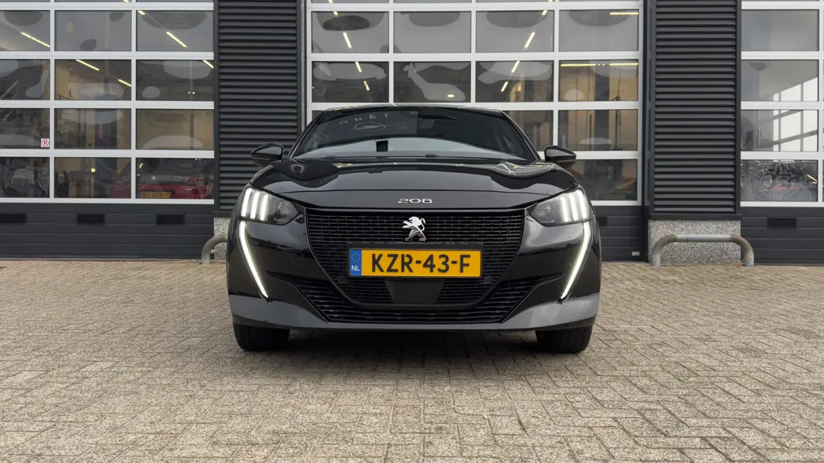 GT 50 kWh | Dodehoekdetectie | Stoel verwarming | Camera | Apple Carplay Android Auto | Parkeersensoren | | Achteruitrijcamera | Hemelbekleding donker | Lederen stuurwiel