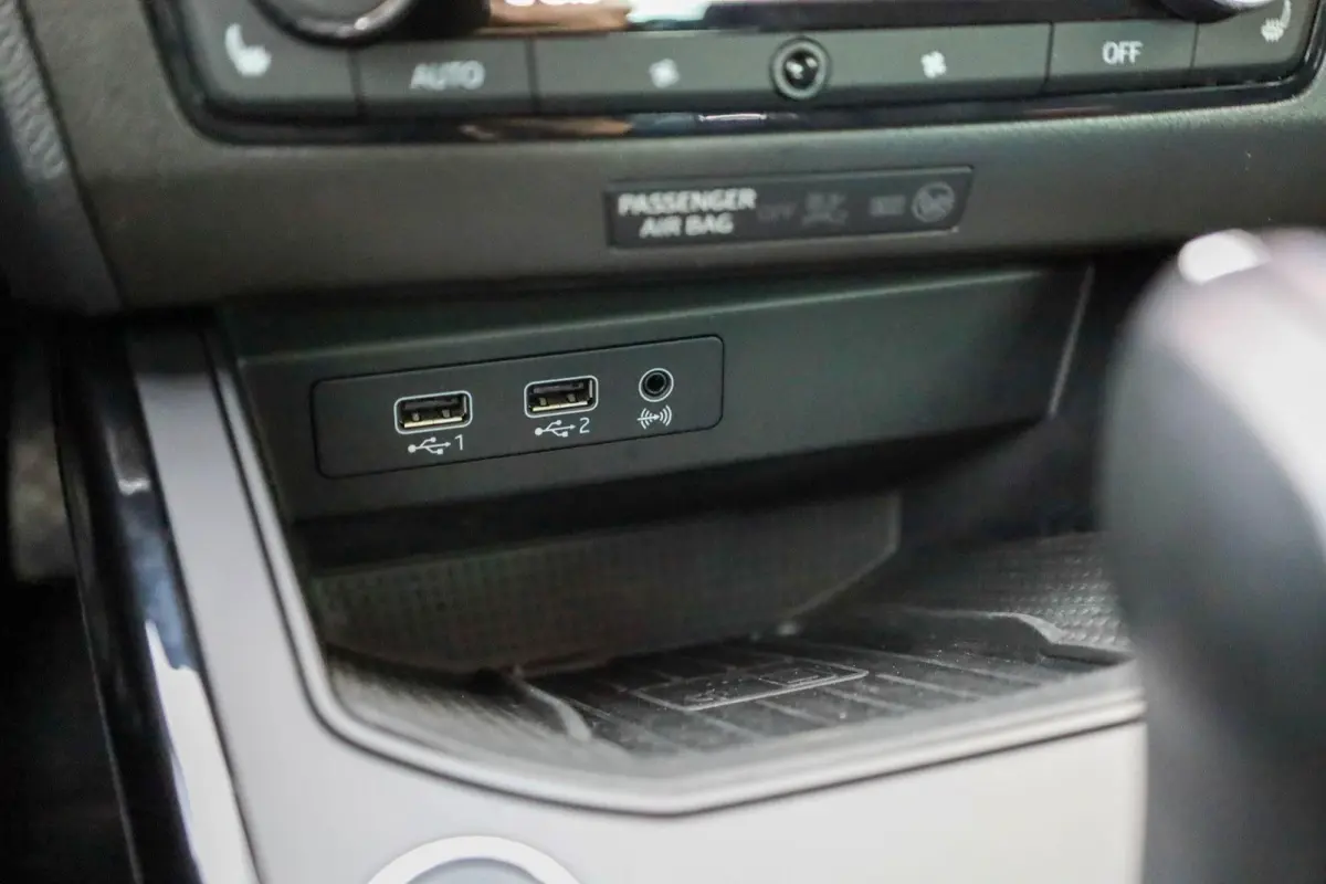 1.0 TSI 115pk DSG FR Business Intense | Achteruitrijcamera | Stoelverwarming | Adaptive Cruise