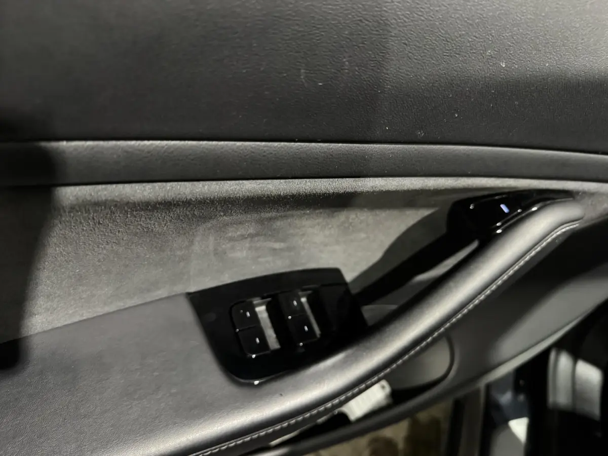 Standard RWD Plus 60 kWh | panorama | leder |