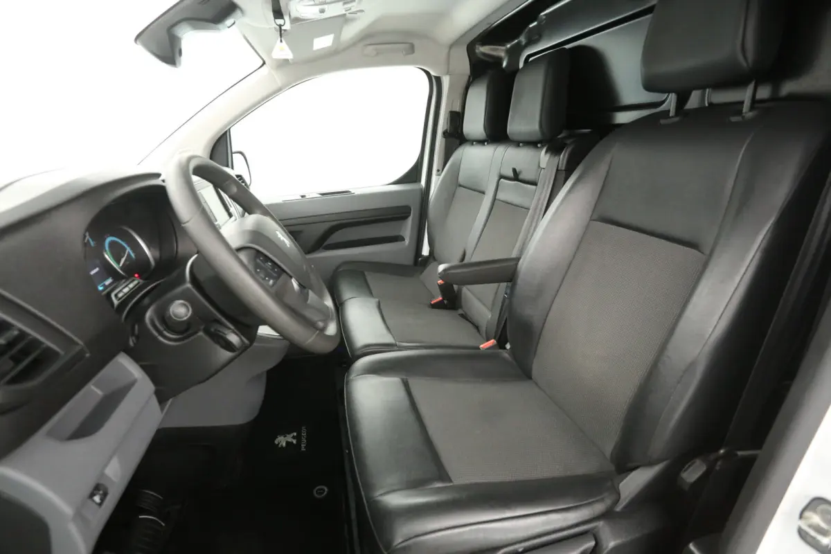 75 kWh L3H1 Long Range | Snelladen | SOH 91% | Airco | Cruise | Camera | 3 Zits | Carplay | Navi | 2xSchuifdeur