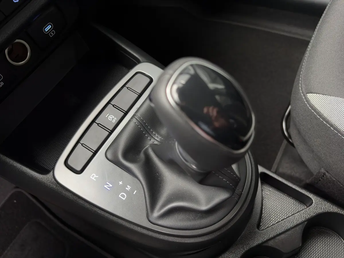 1.0 63pk Aut. Comfort Smart | Carplay | Navigatie | Airco | Camera | Cruise control | Parkeersensoren | Armsteun | Bluetooth