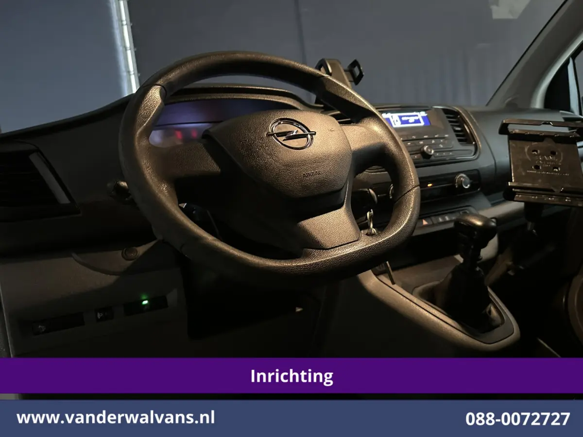 1.5 CDTI L3H1 inrichting Euro6 Airco | Imperiaal | PipeTube | Cruisecontrol | Verwarmbare buitenspiegels Parkeersensoren, Bijrijdersbank