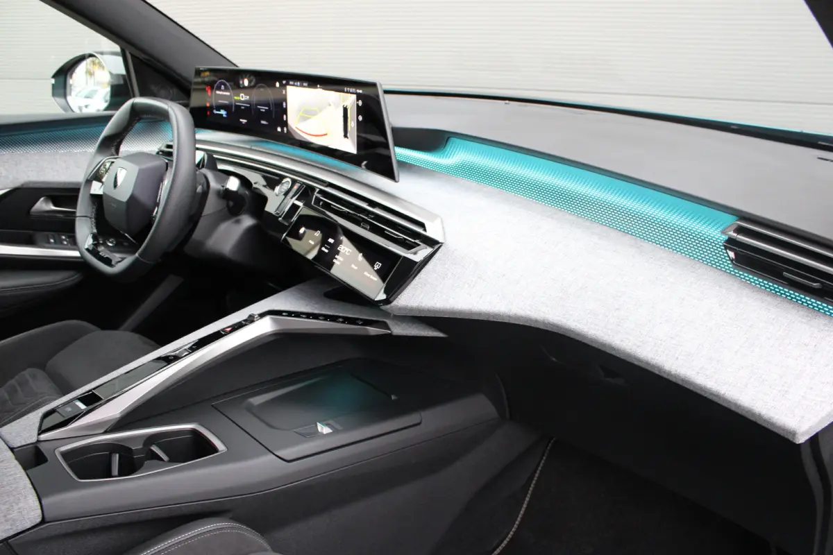GT Avantage 73 kWh 7p | Fase 3 laden | SOH 97% | Luxe stoelen | Elektrische verstelbare stoelen | Alcantara | NL auto |