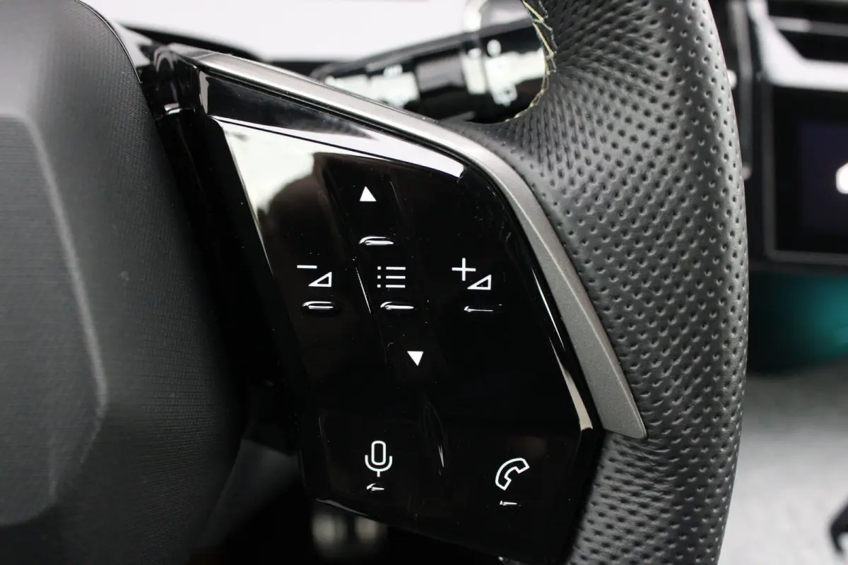 GT Avantage 73 kWh 7p | Fase 3 laden | SOH 97% | Luxe stoelen | Elektrische verstelbare stoelen | Alcantara | NL auto |