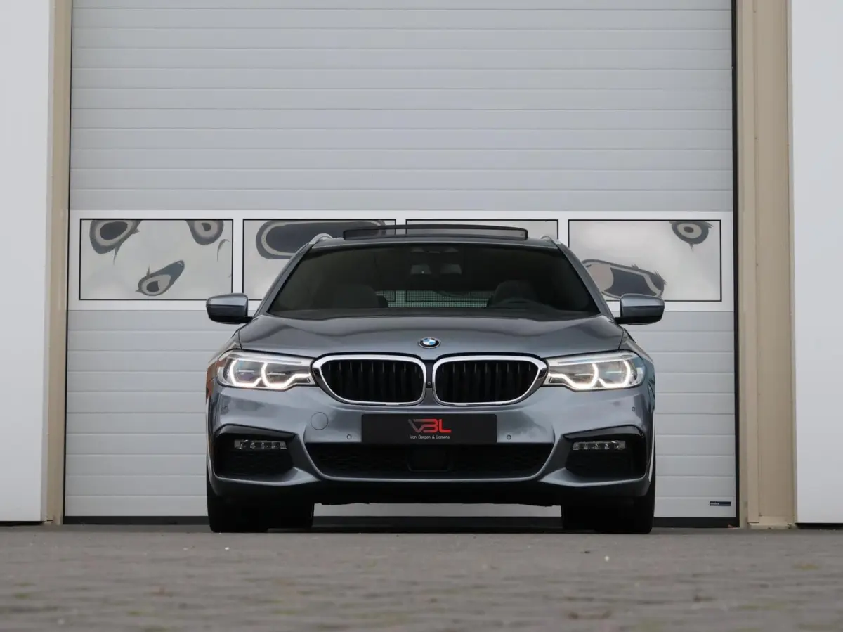 540i xDrive High Executive M-sport | Soft close