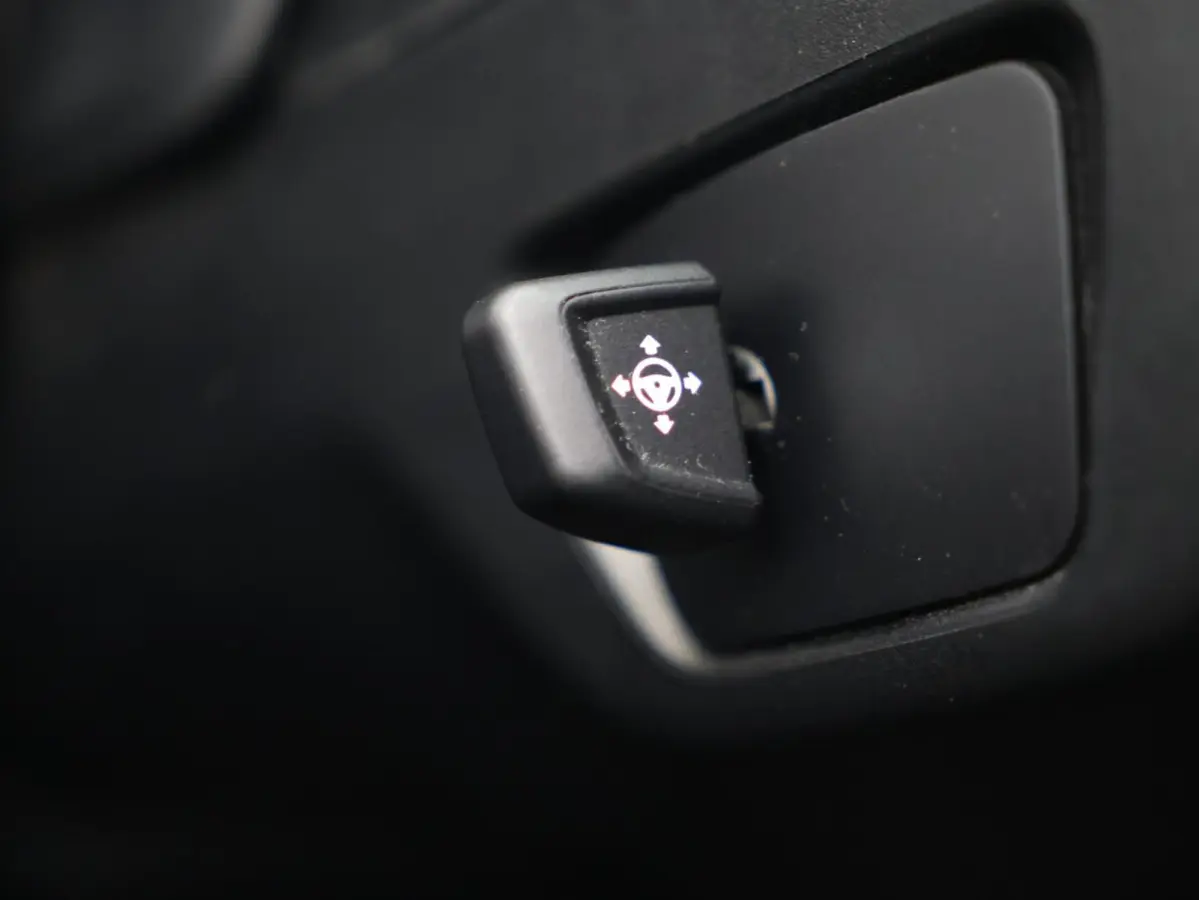 540i xDrive High Executive M-sport | Soft close