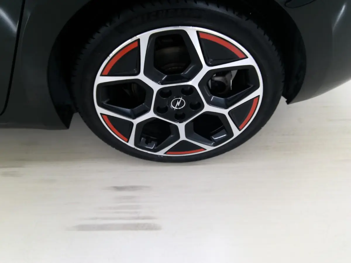 1.6 Hybrid GS Line+Led+Adaptief-cruise+vitrual+Navigatie+camera+stoel-verw+18"lmv = OKT -2022