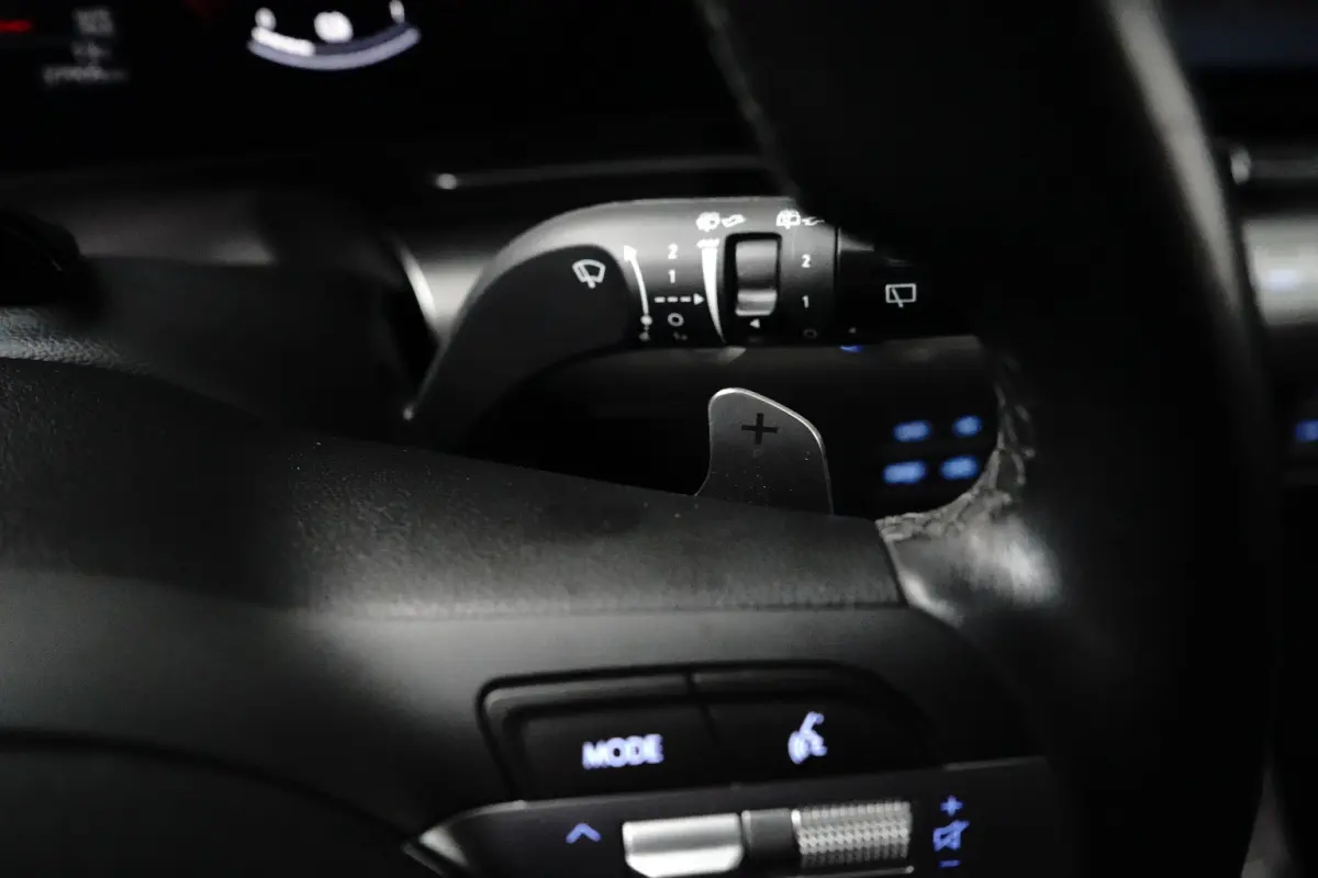 Comfort Hybrid | Achteruitrijcamera | Cruisecontrolsysteem (Cruisecontrol) | Navigatiesysteem