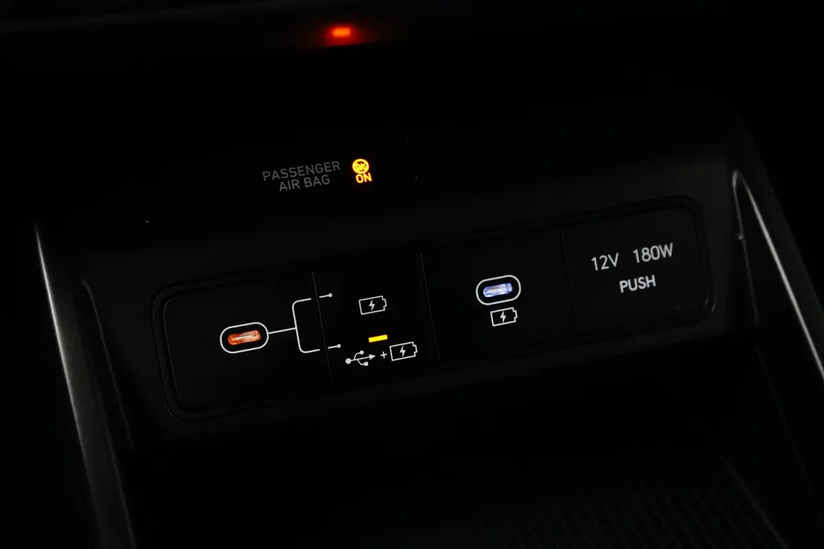 Comfort Hybrid 2WD | Achteruitrijcamera | Cruisecontrolsysteem (Cruisecontrol) | Navigatiesysteem