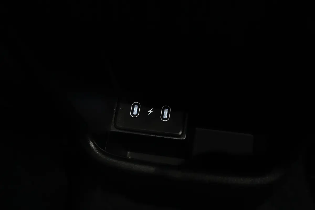 Comfort Hybrid | Achteruitrijcamera | Cruisecontrolsysteem (Cruisecontrol) | Navigatiesysteem