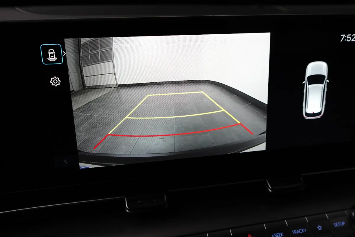 Comfort Hybrid | Achteruitrijcamera | Cruisecontrolsysteem (Cruisecontrol) | Navigatiesysteem