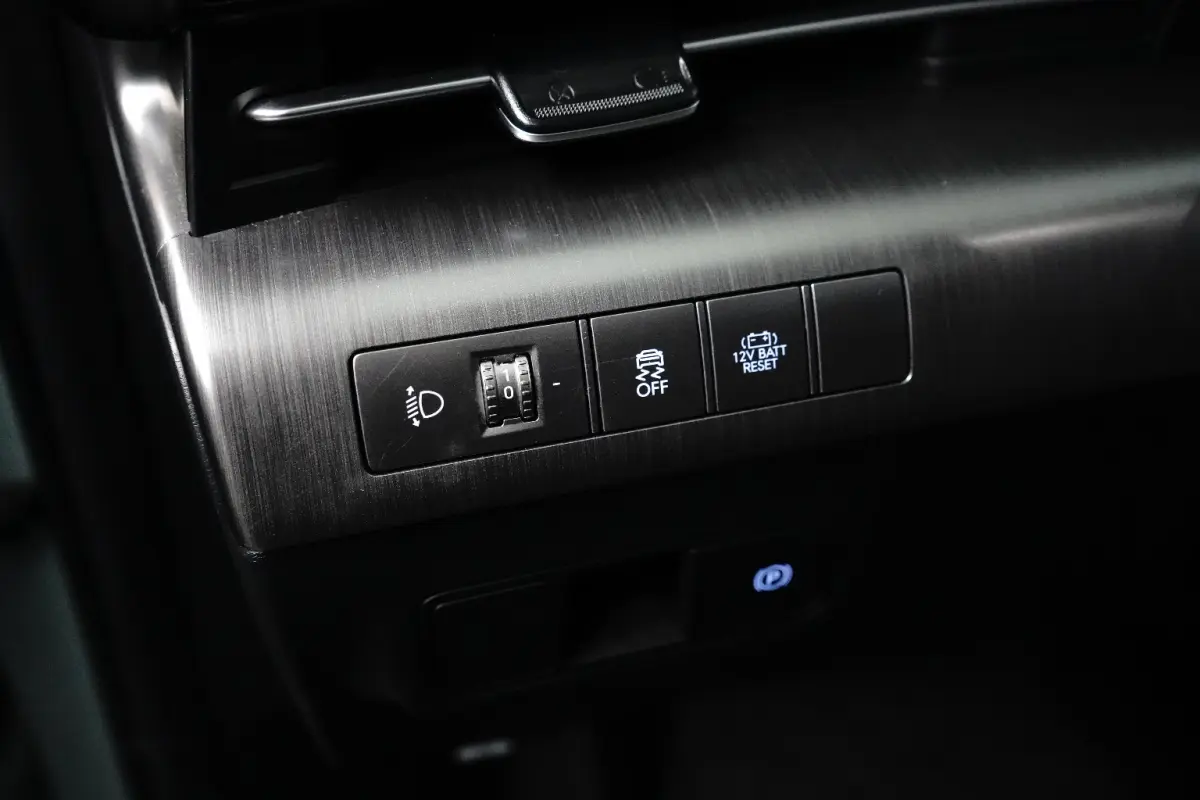 Comfort Hybrid | Achteruitrijcamera | Cruisecontrolsysteem (Cruisecontrol) | Navigatiesysteem