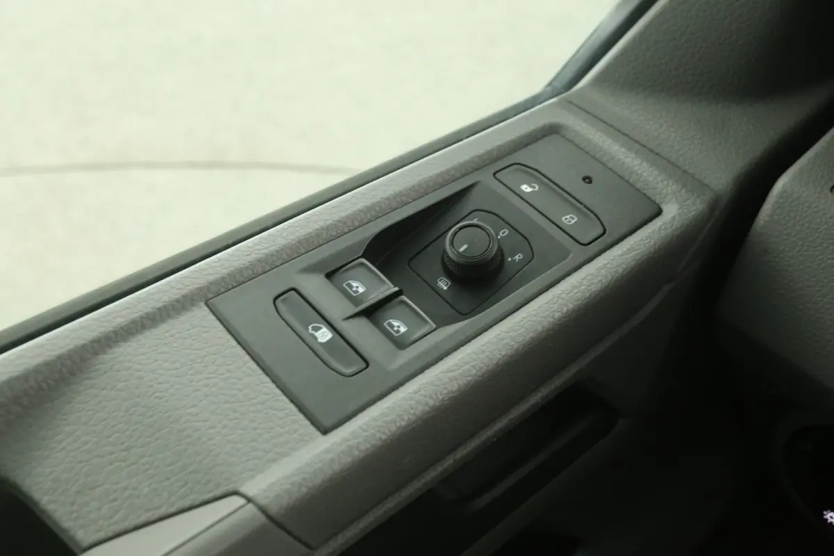 2.0 TDI L2H1 | Airco | 3 Zits | Carplay | Parkeersens.