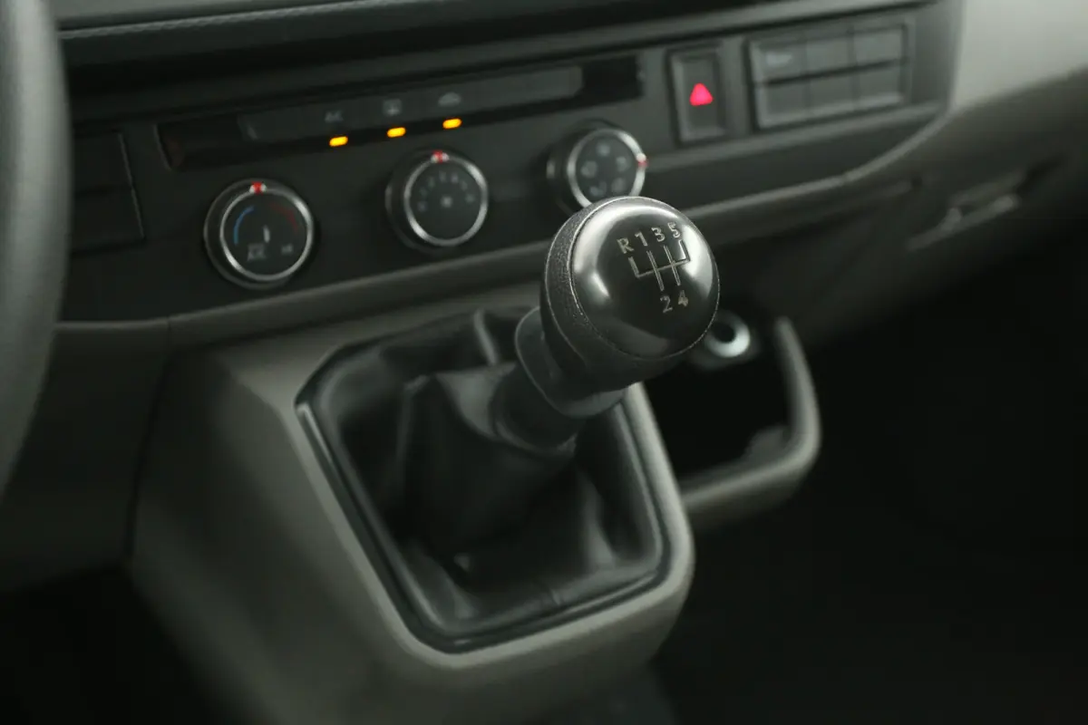 2.0 TDI L2H1 | Airco | 3 Zits | Carplay | Parkeersens.