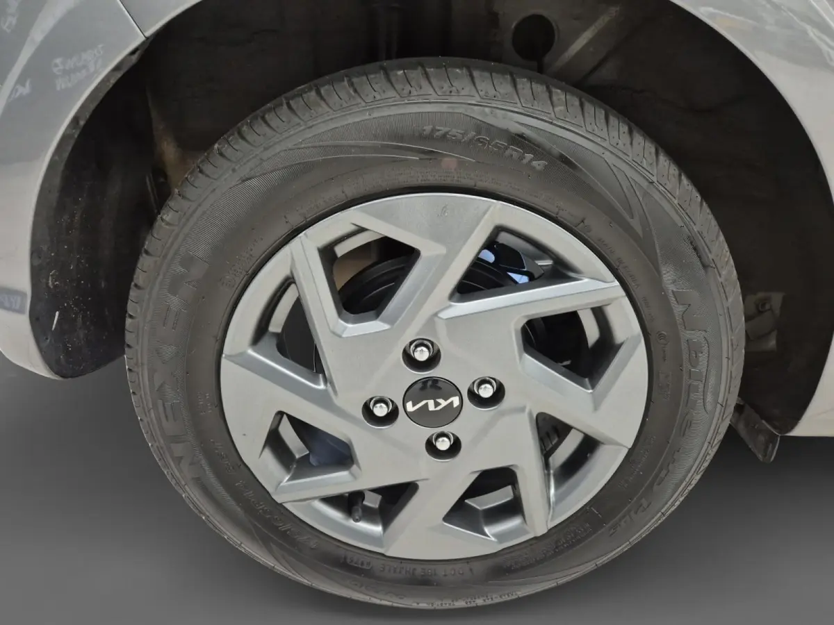1.0 DPI DynamicPlusLine | Airco | Navi | Camera | LM Velgen | Automaat | Privacy Glass |