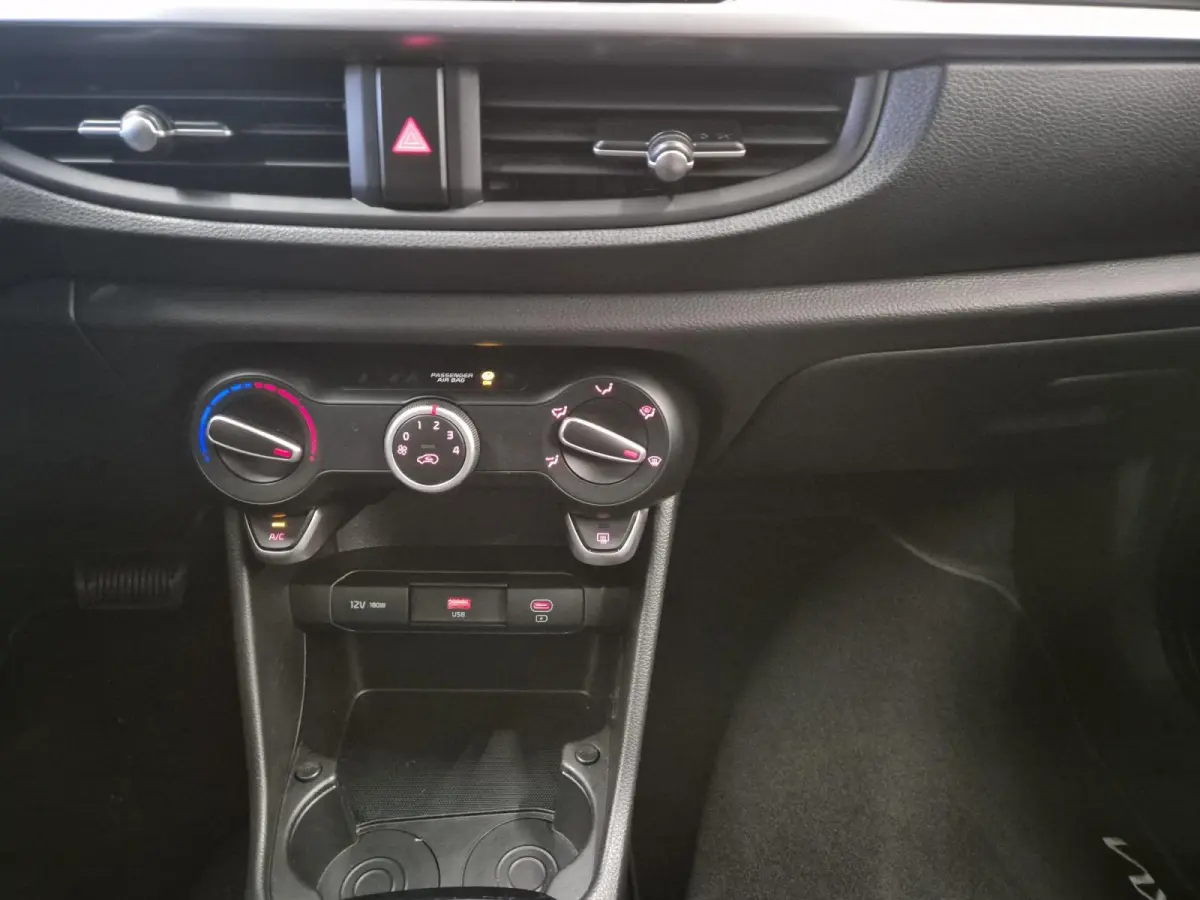 1.0 DPI DynamicPlusLine | Airco | Navi | Camera | LM Velgen | Automaat | Privacy Glass |