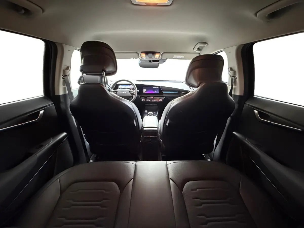 Edition Advanced 64.8 kWh | *1E EIGENAAR | FABRIEKSGARANTIE | *LAGE KM-STAND | APPLE CARPLAY/ ANDROID AUTO | STUUR/ STOELVERWARMING | NAVI | CAMERA | ETC…