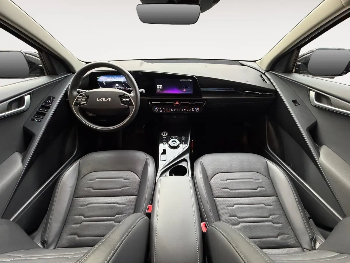 Edition Advanced 64.8 kWh | *1E EIGENAAR | FABRIEKSGARANTIE | *LAGE KM-STAND | APPLE CARPLAY/ ANDROID AUTO | STUUR/ STOELVERWARMING | NAVI | CAMERA | ETC…