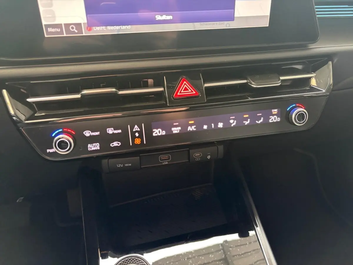 Edition Advanced 64.8 kWh | *1E EIGENAAR | FABRIEKSGARANTIE | *LAGE KM-STAND | APPLE CARPLAY/ ANDROID AUTO | STUUR/ STOELVERWARMING | NAVI | CAMERA | ETC…