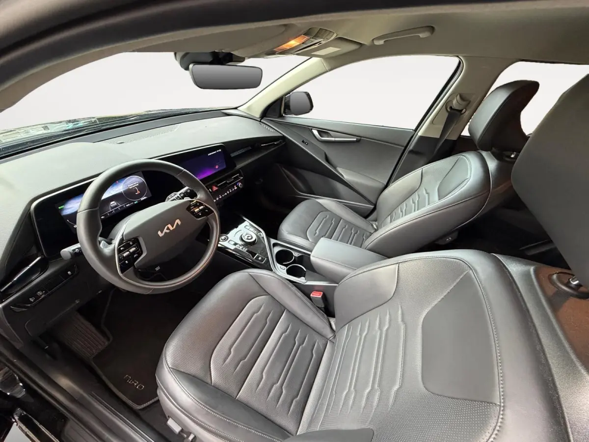 Edition Advanced 64.8 kWh | *1E EIGENAAR | FABRIEKSGARANTIE | *LAGE KM-STAND | APPLE CARPLAY/ ANDROID AUTO | STUUR/ STOELVERWARMING | NAVI | CAMERA | ETC…