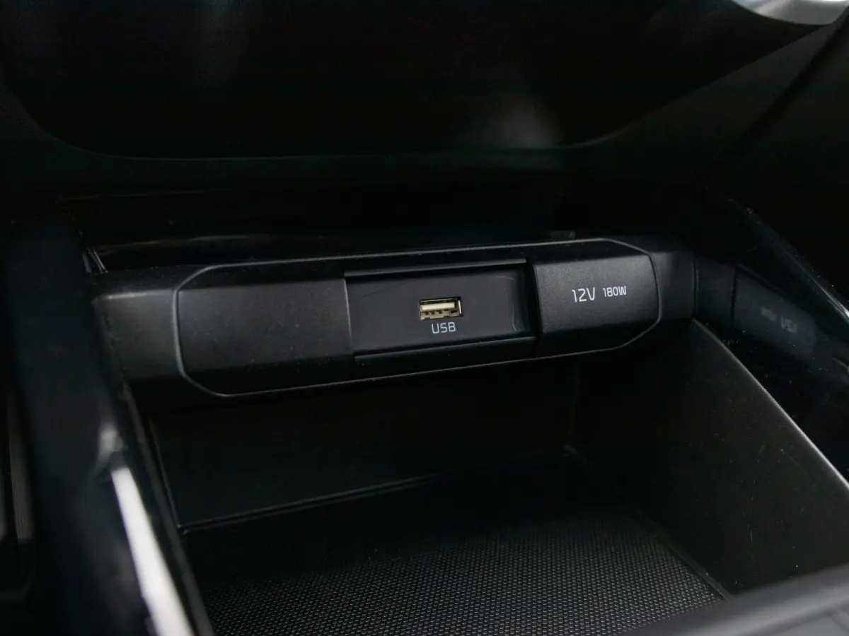 1.0 T-GDi MHEV DynamicLine l Apple car Play en Android auto l Camera l