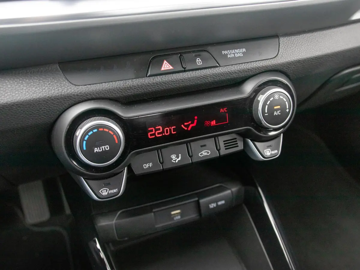 1.0 T-GDi MHEV DynamicLine l Apple car Play en Android auto l Camera l