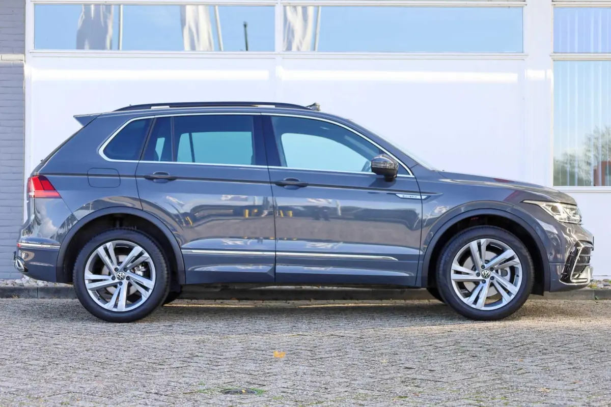 1.4 TSI eHybrid 245pk R-Line Business+ | Achteruitrijcamera | Trekhaak | LM Velgen 19"