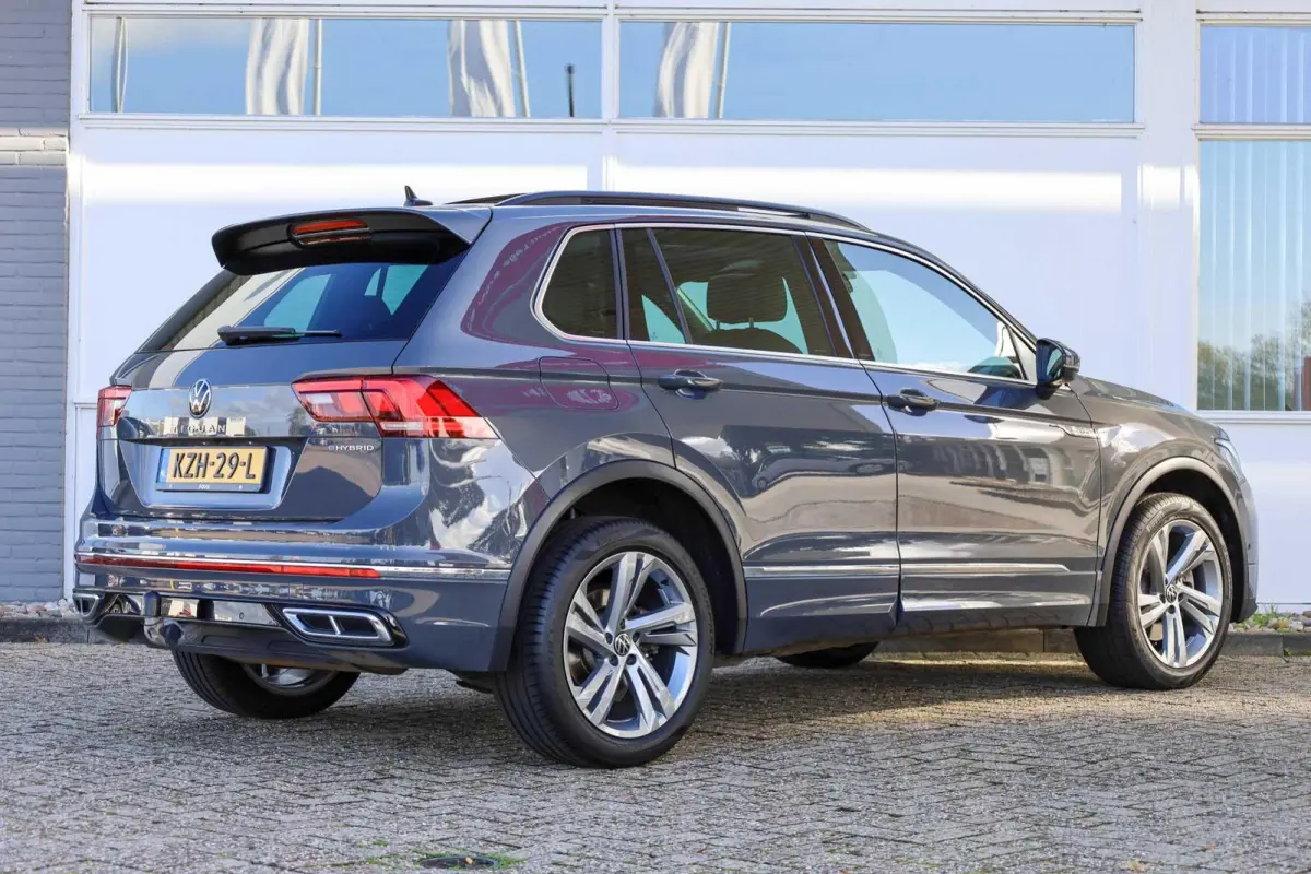 1.4 TSI eHybrid 245pk R-Line Business+ | Achteruitrijcamera | Trekhaak | LM Velgen 19"