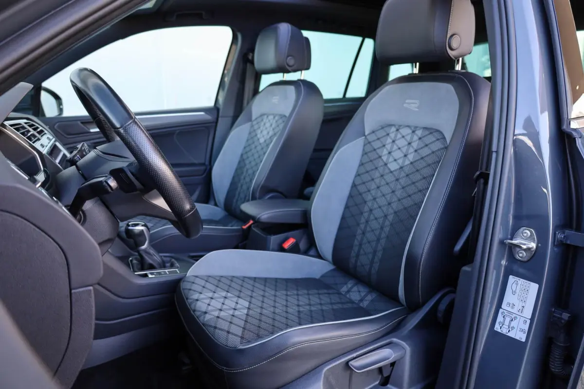 1.4 TSI eHybrid 245pk R-Line Business+ | Achteruitrijcamera | Trekhaak | LM Velgen 19"