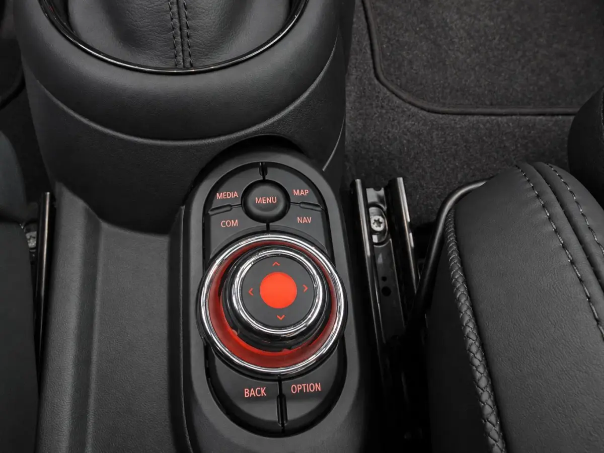 1.5 Cooper Summer Red Edition | LED | Automaat | Panoramadak | Harman Kardon Audio |  Airco | Cruise Control | Keyless Entry |